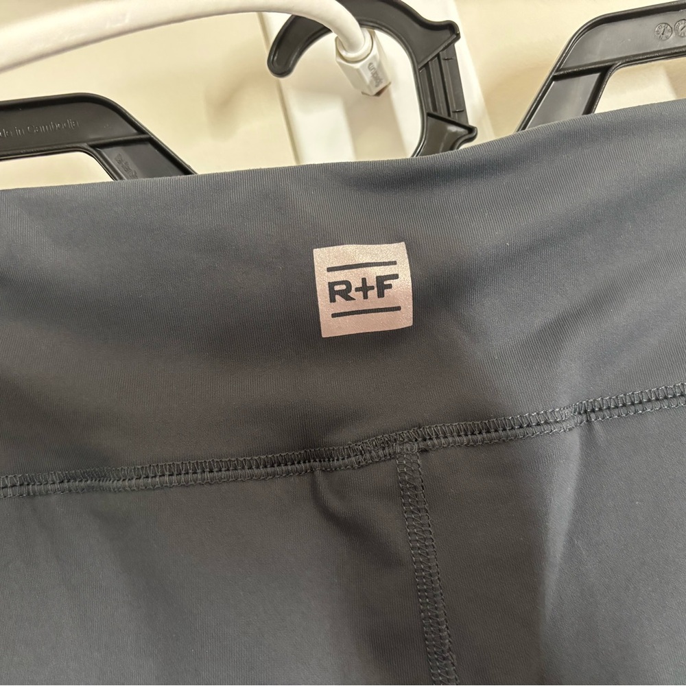 Rodan + Fields Women's Gray High-Waisted Leggings - Picture 4 of 5